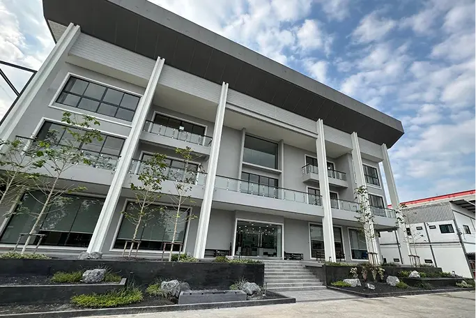 อาคารสำนักงาน ณัฐภูมิ อีควิปเม้นท์ จุดเริ่มต้นแห่งความเชี่ยวชาญด้านอุปกรณ์ระบบไฟฟ้าแรงสูงตั้งแต่ปี 1990s